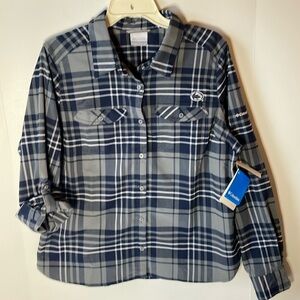 Columbia Women's Size  XL Top Button Down NC Panthers NWT  Roll Up Sleeves